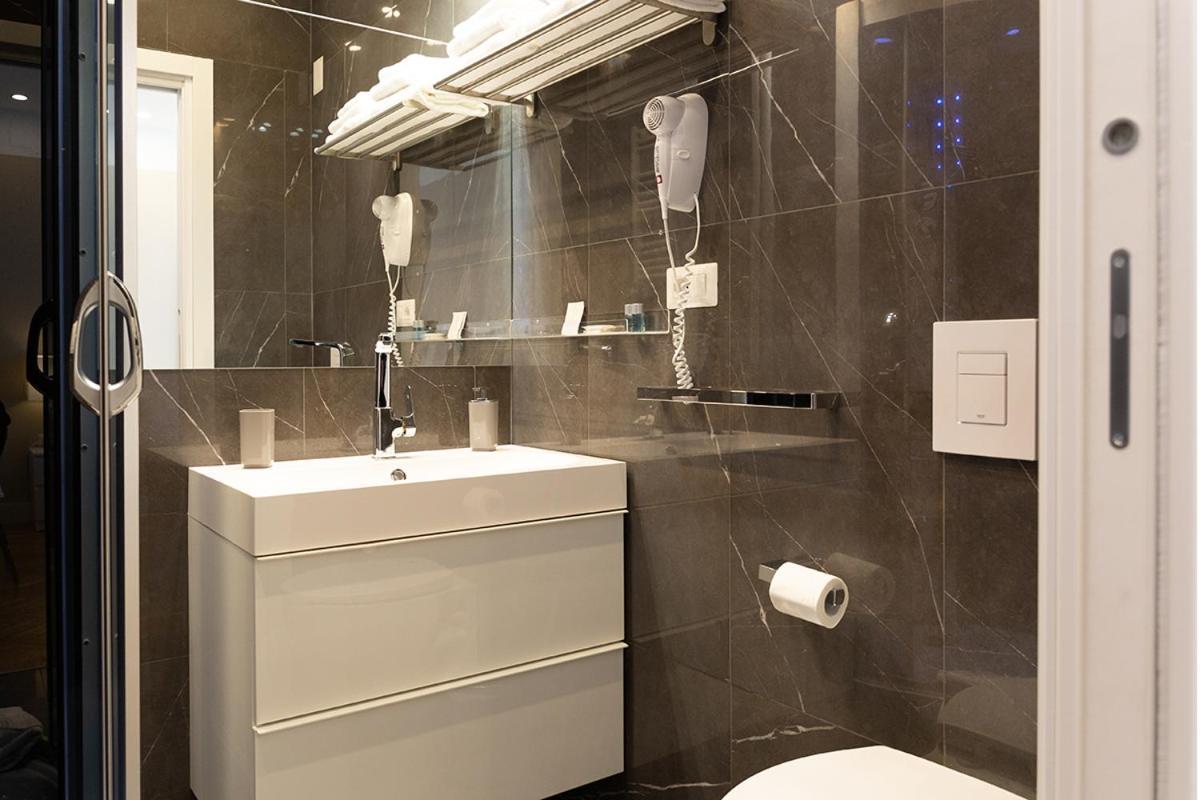 Pescara Centro Luxury Suite II Deluxe Rooms מראה חיצוני תמונה